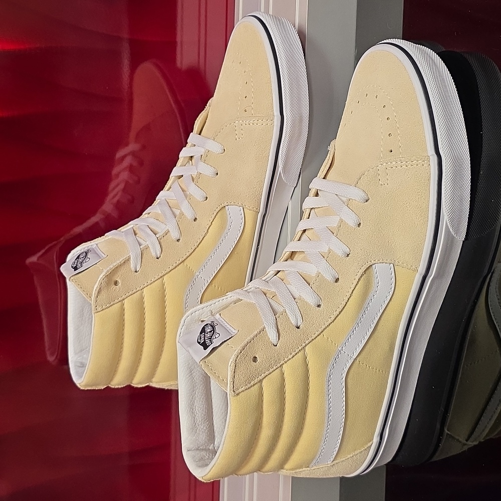 Vans Sk8-Hi Men’s 13 Light Yellow White New in Box